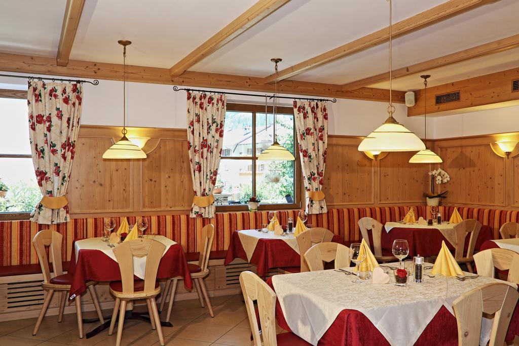 Hotel Olympia Sarentino Buitenkant foto